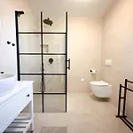 Gaudeo With Pool And Ev Station וילה