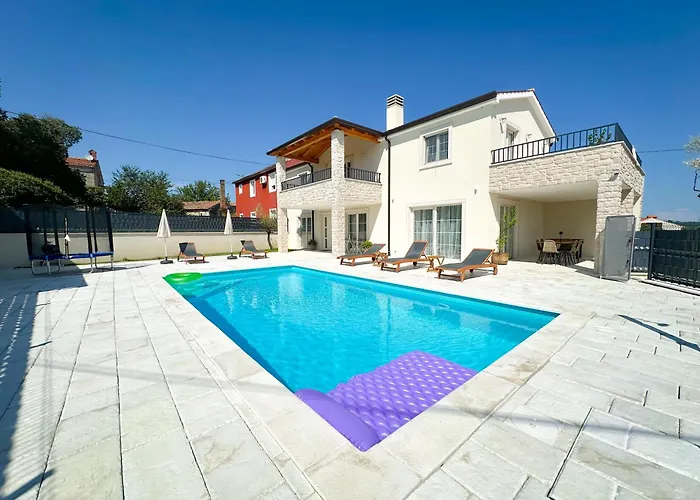 Gaudeo With Pool And Ev Station *