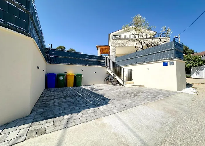 Gaudeo With Pool And Ev Station Nova Vas (Brtonigla)
