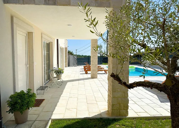Gaudeo With Pool And Ev Station * Villanuova