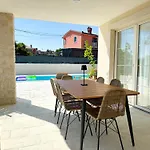 Βίλα Gaudeo With Pool And Ev Station *