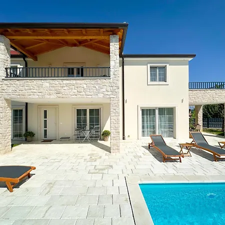 Gaudeo With Pool And Ev Station * Nova Vas (Brtonigla)