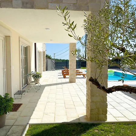 Gaudeo With Pool And Ev Station * Nova Vas (Brtonigla)