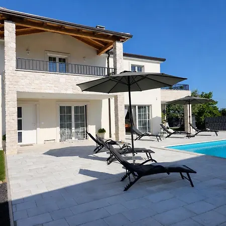 Villa Gaudeo With Pool And Ev Station