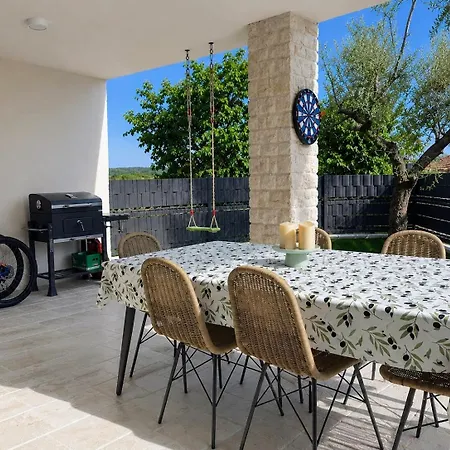 Gaudeo With Pool And Ev Station Villa Nova Vas (Brtonigla)