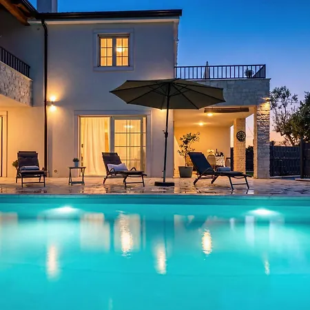 Gaudeo With Pool And Ev Station Villa Nova Vas