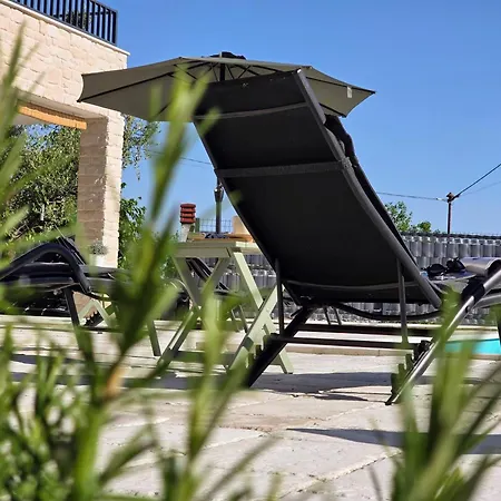 Gaudeo With Pool And Ev Station Nova Vas