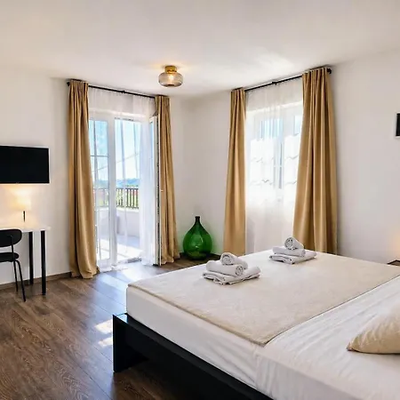Gaudeo With Pool And Ev Station Villa