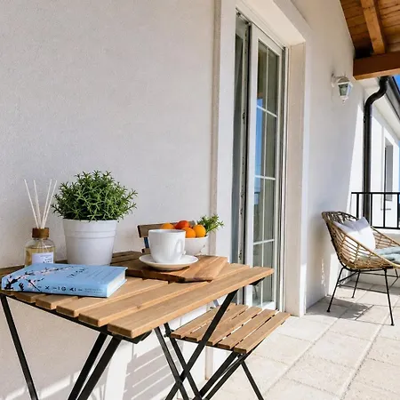 Villa Gaudeo With Pool And Ev Station Nova Vas